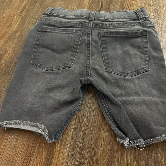 Boys Distressed Shorts - Picture 3 of 4